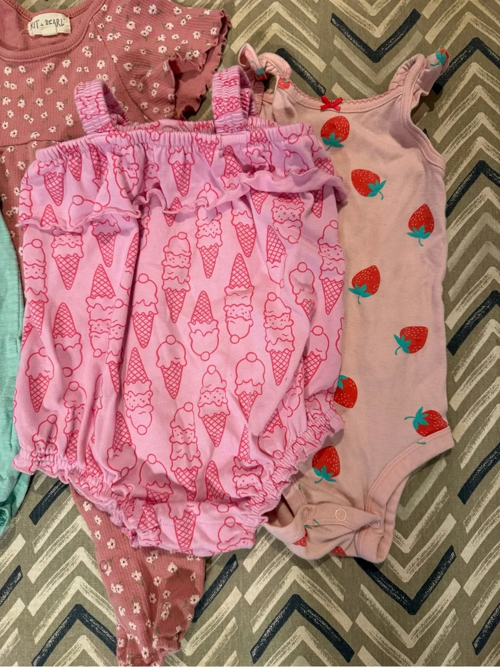 Bundle of 6 onesie/romper outfits - 12 Months